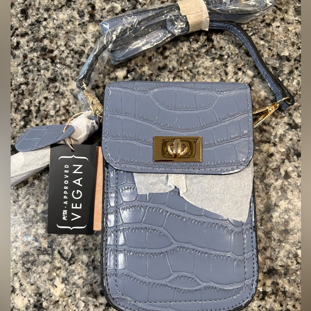 NWT- Mellow World vegan cross body purse & cell phone holder, dusty blue